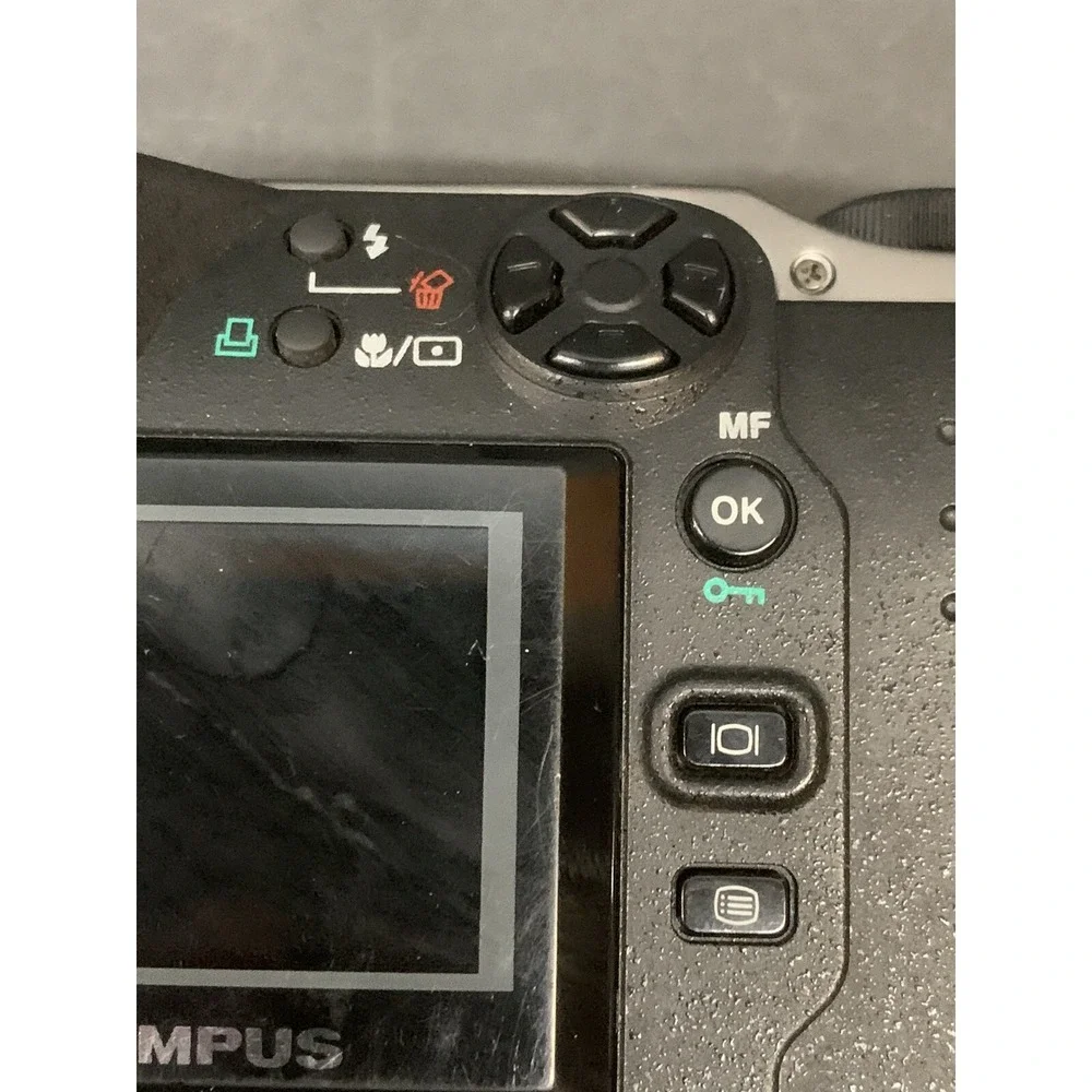 Olympus CAMEDIA C-3000 Zoom 3.3MP Digital Camera - Parts Only